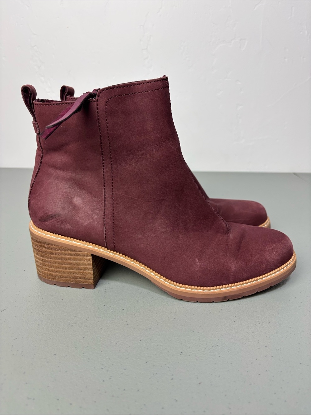 TOMS Burgundy Maroon Nubuck Leather Ankle Bootie Women's US 10 Zip Closure Heel